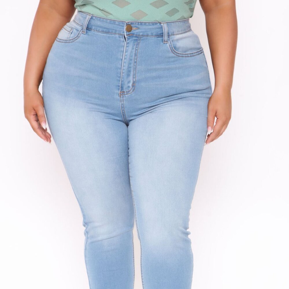 Alexa High Rise Booty Lifter Skinny Jeans